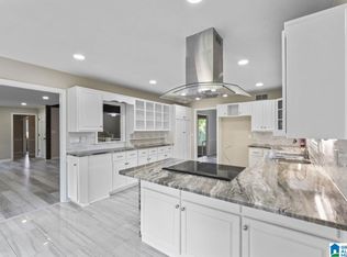 312 Autumn Chase Cir, Birmingham, AL 35206