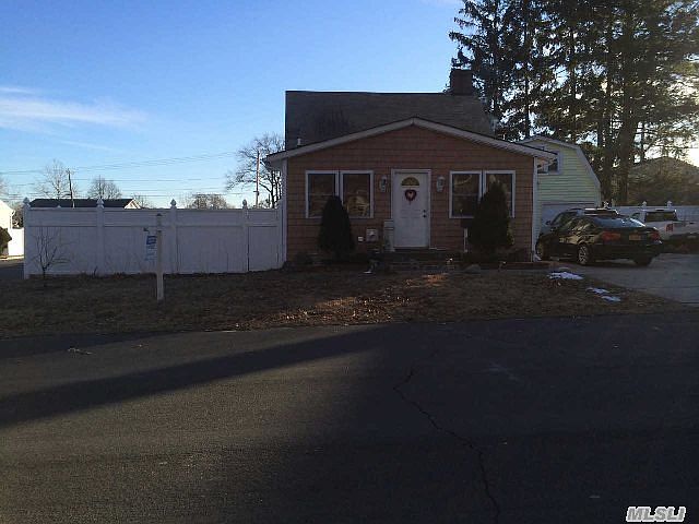 2nd image of 132 Claremont Ave