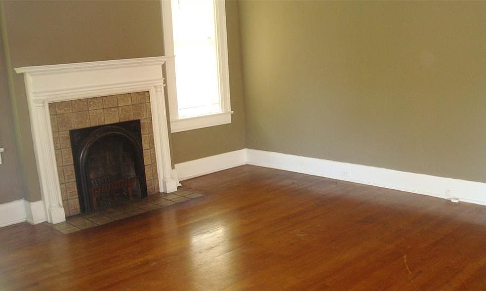 2nd image of 1142 S Lawrence St