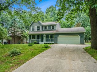 9132 Greystone Rd, Kalamazoo, MI 49009