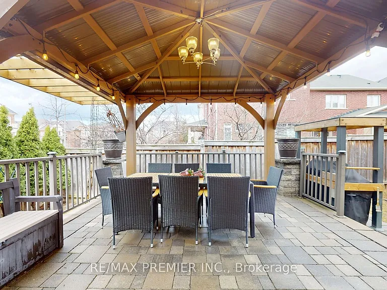 48 Heron Hollow Ave — Photo 2