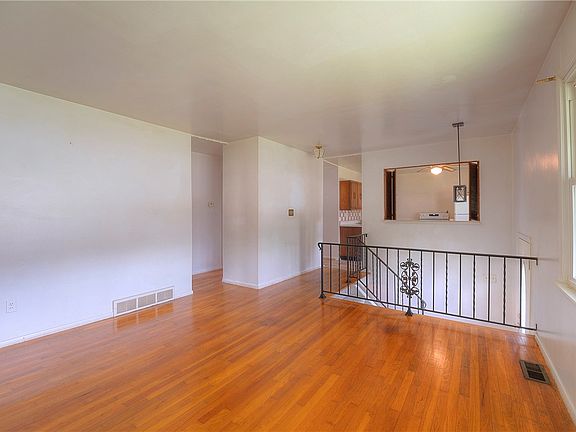 4th image of 105 Mount Pleasant Blvd