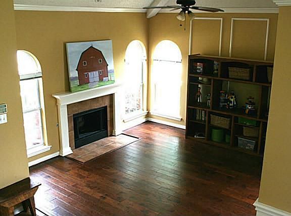 4th image of 964 Parker Dr
