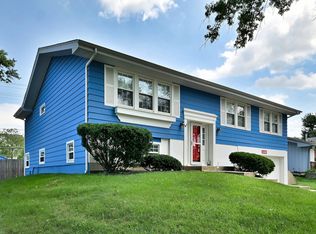 2S101 Avondale Ln, Lombard, IL
