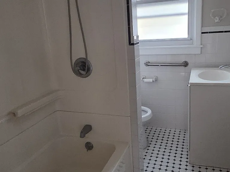 61 N 22nd St — Photo 13