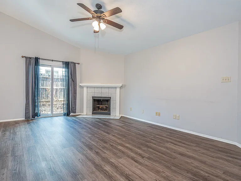 2911 Forest Creek Dr — Photo 6