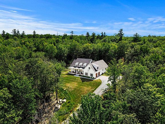 3rd image of 28 Brynn Lane
