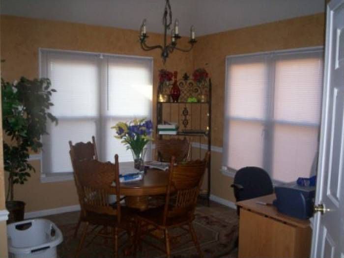 Eat-In Kitchen