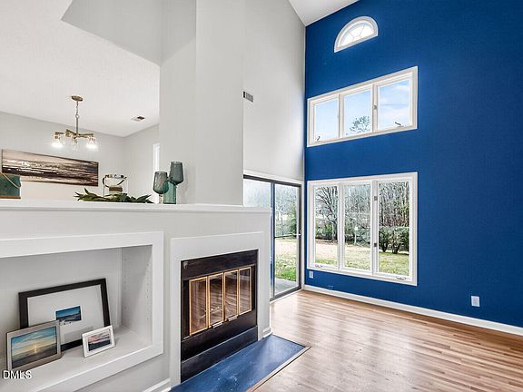 3rd image of 4421 Beechnut Ln