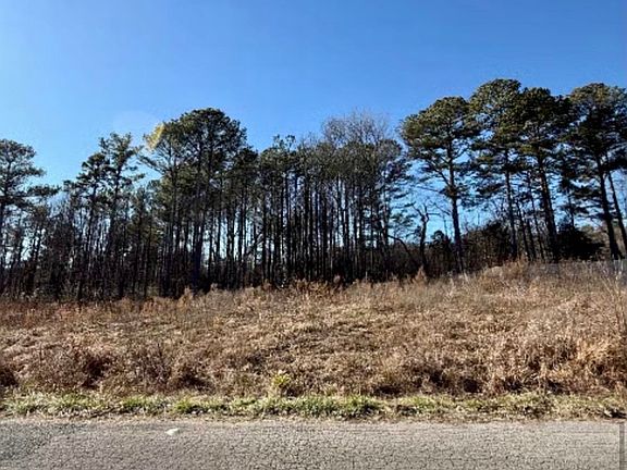 3rd image of 549 Chambers Rd