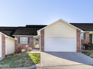 314 Executive Meadows Dr, Lenoir City, TN 37771