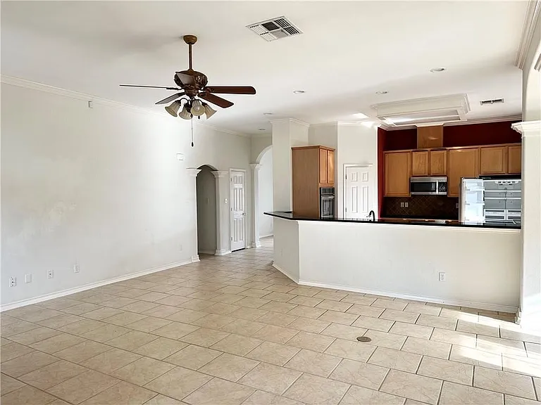 7613 Bayonne Dr — Photo 5