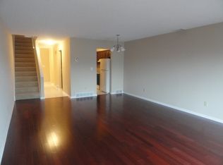 2547 W Village Dr, Toledo, OH 43614