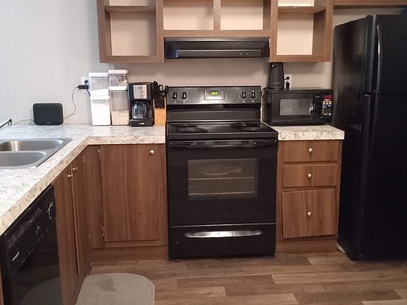 4th image of 300 N Guadalupe St