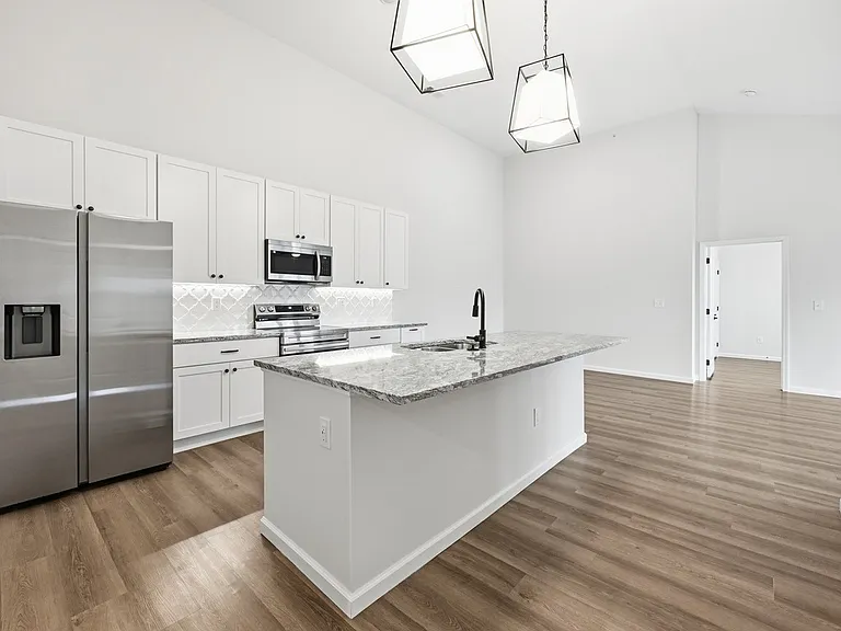 Kempton Apartments — Photo 72