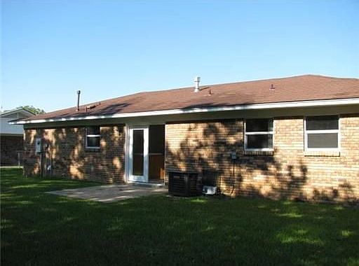 5th image of 402 Legg Dr