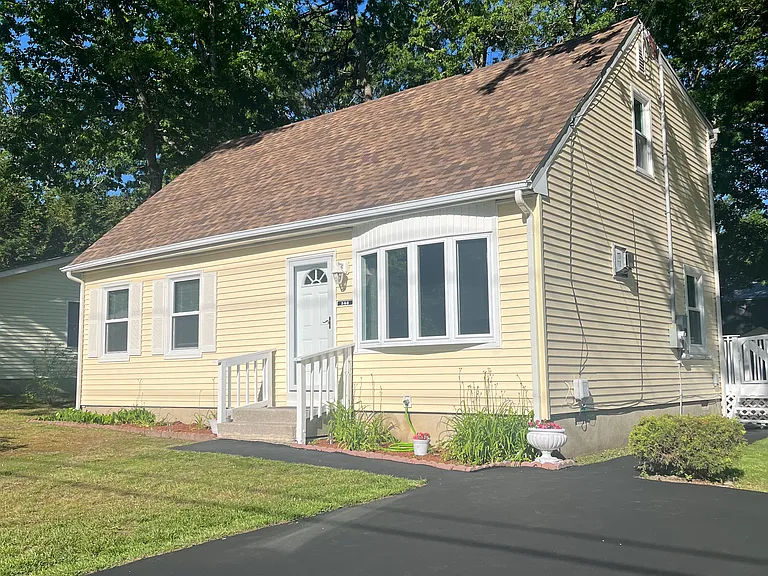 546 Nautilus Dr — Photo 1