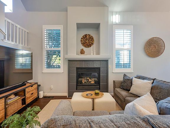 4th image of 178 Esposti Meadows Way