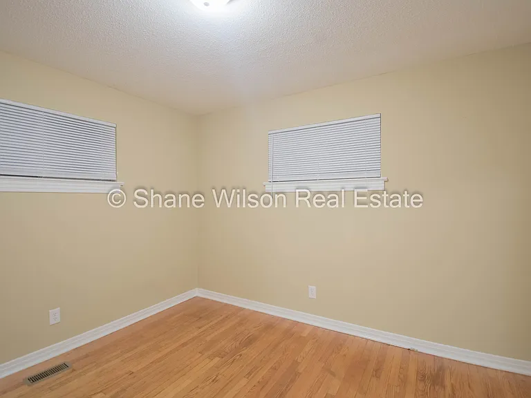 804 Henderson Ave — Photo 11