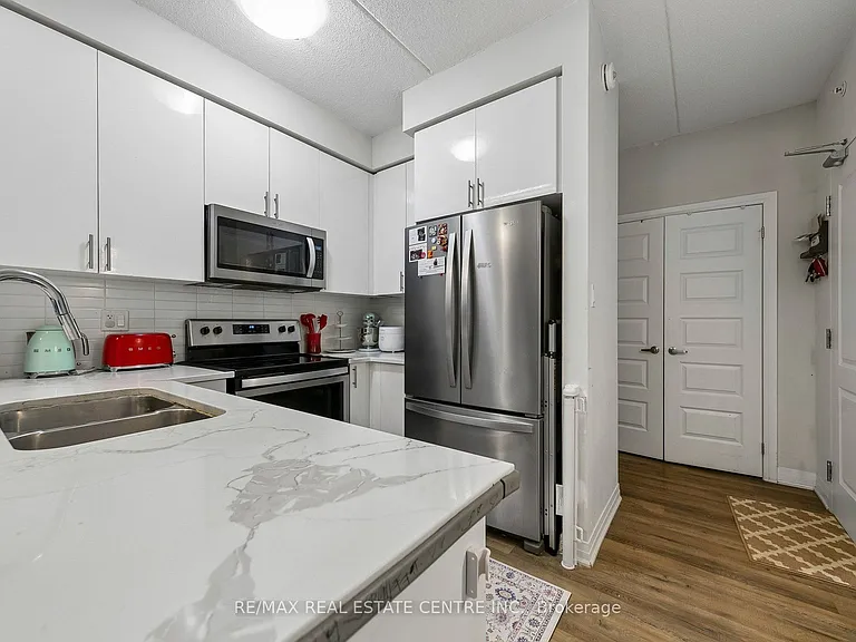 610 Farmstead Dr #102 — Photo 13