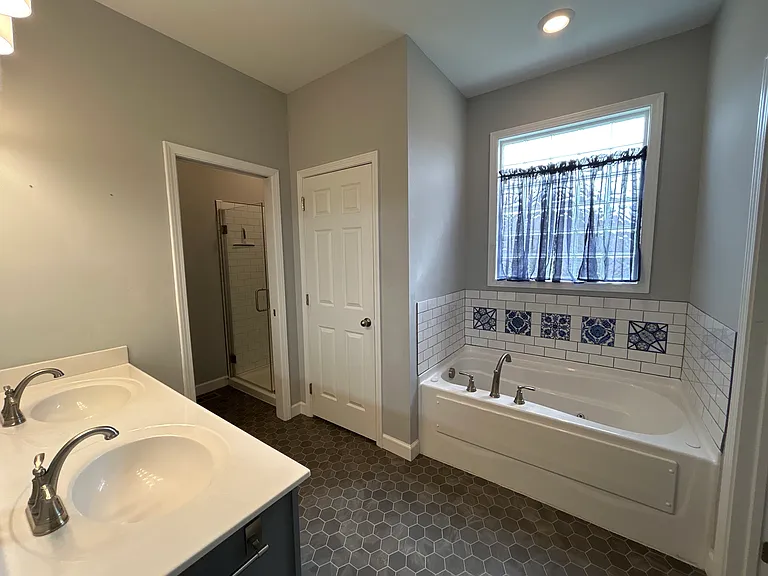 866 SE Santee Dr — Photo 22