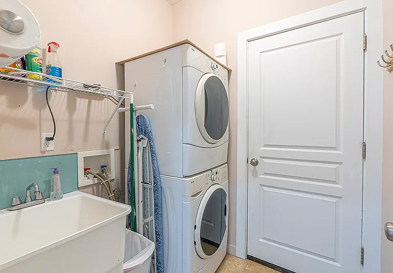 3928 Bentley Dr NE — Photo 23