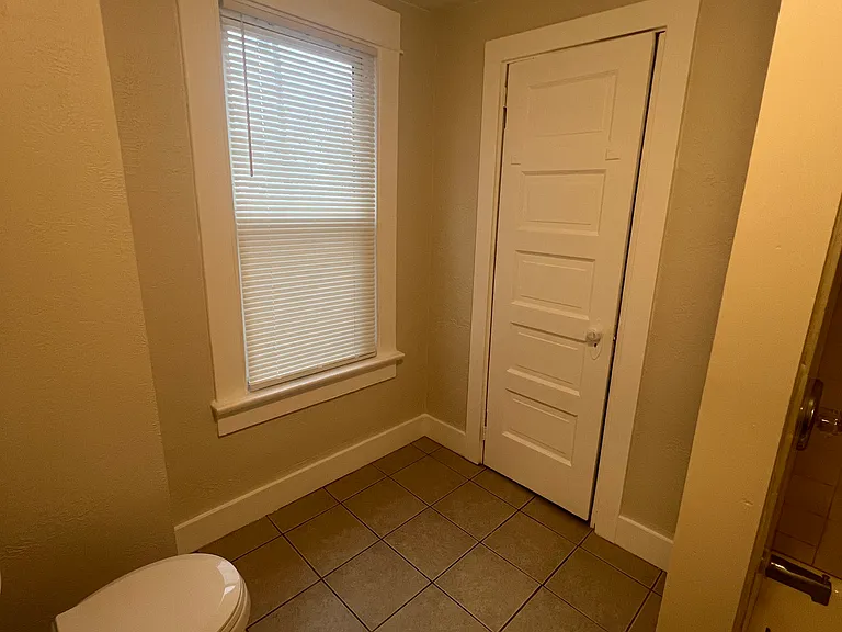 716 Grace Ave — Photo 13