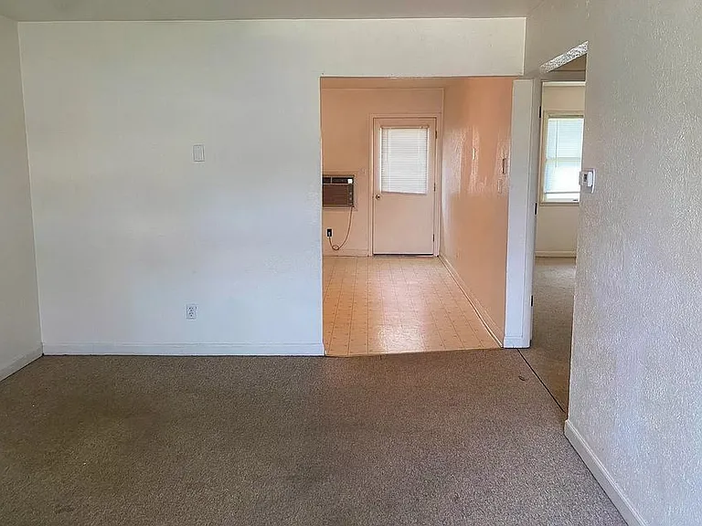 3104 William Dr #2 — Photo 2