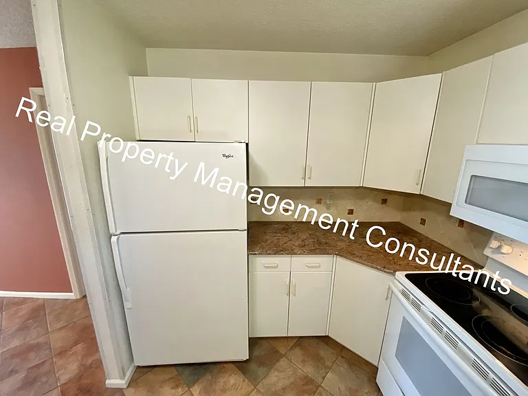 2428 Little Blue Ct — Photo 8