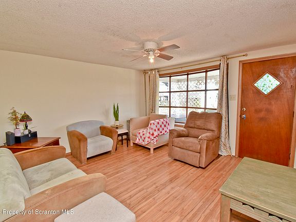 2nd image of 32 Broderick St