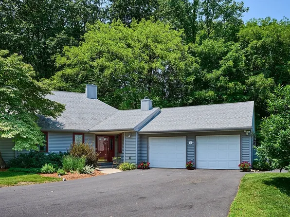 3 Baldwin Ln, Amherst, MA 01002