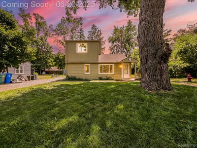 157 Cardinal St, Commerce Township, MI, 48382