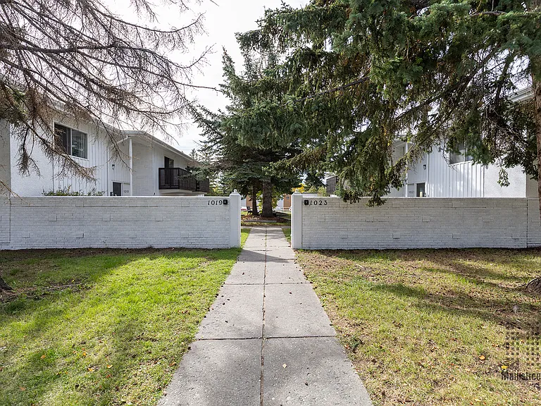 1019 Northmount Dr NW — Photo 2