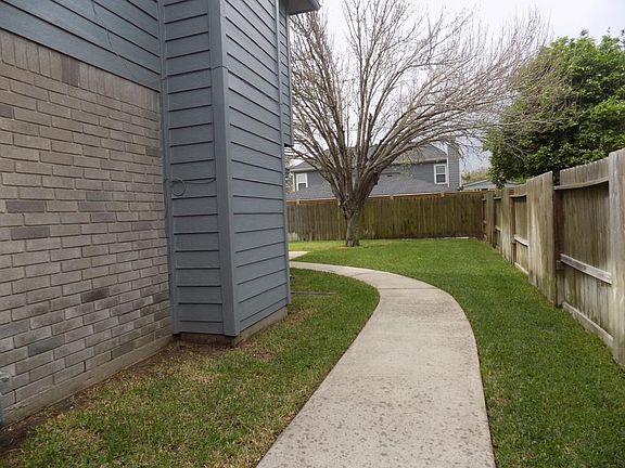 4th image of 4008 Dogwood Dr
