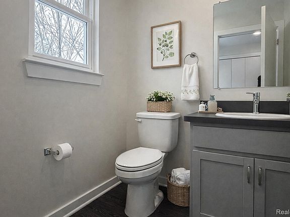 4th image of 225 N Grove St #4