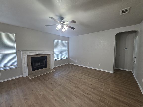 2nd image of 423 Wrought Iron Dr