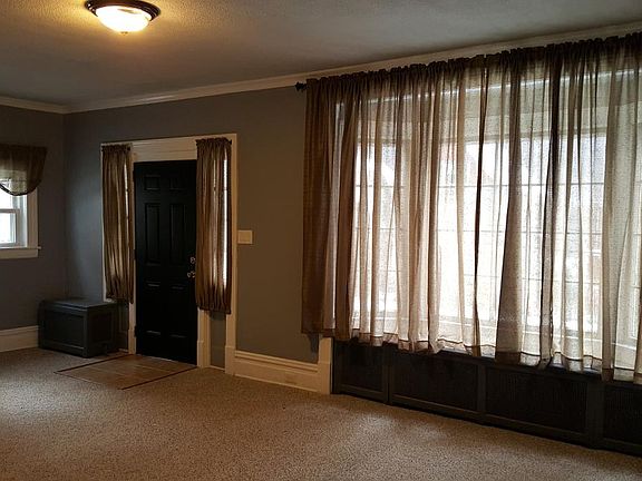 2nd image of 1037 W 1st St