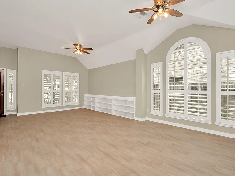 13339 Yaupon Holly Ln — Photo 4