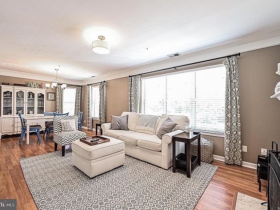 5th image of 2806 Emma Lee St APT 304