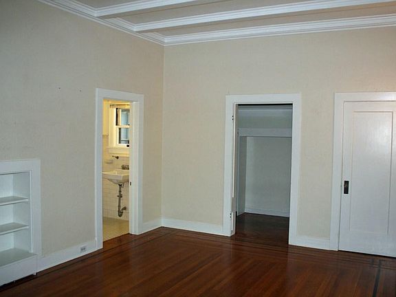 2nd image of 460 N 1st St APT 4