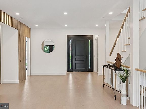 2nd image of 3 Alden Ln