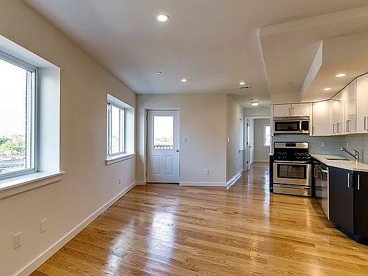 2nd image of 2822 Astoria Blvd #2A