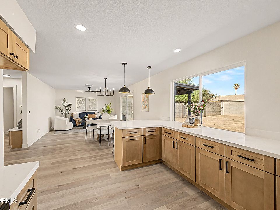 1st image of 3911 N 87TH Avenue