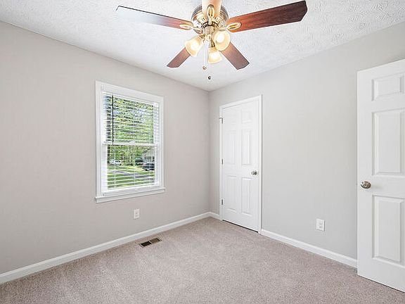 5th image of 804 Oak Trce