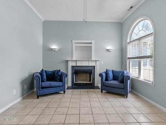 4th image of 1001 Windgate Drive