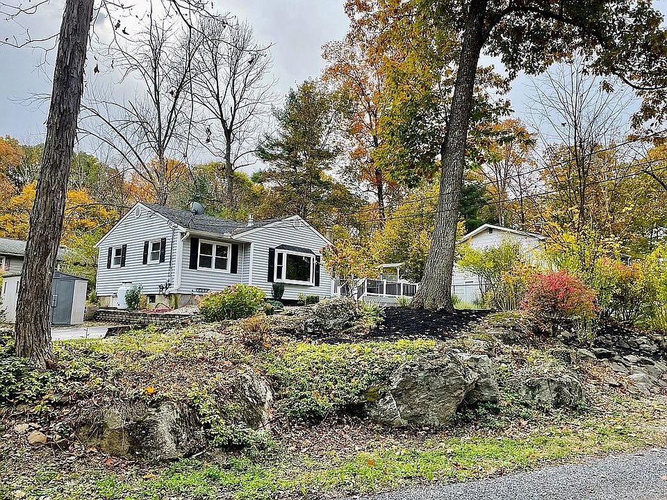 1st image of 9 Ayers Cir