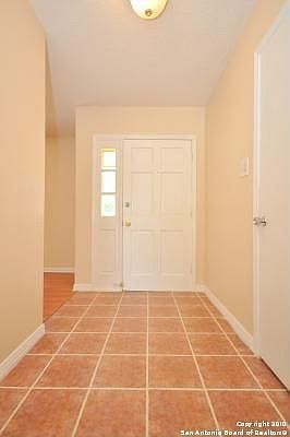 4th image of 270 Meadow Glade Dr