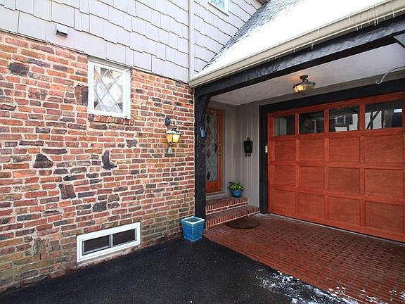 4th image of 7 Ballard Pl #1X