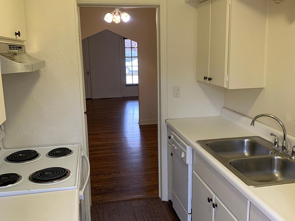 1st image of 901 NW 42nd St #903