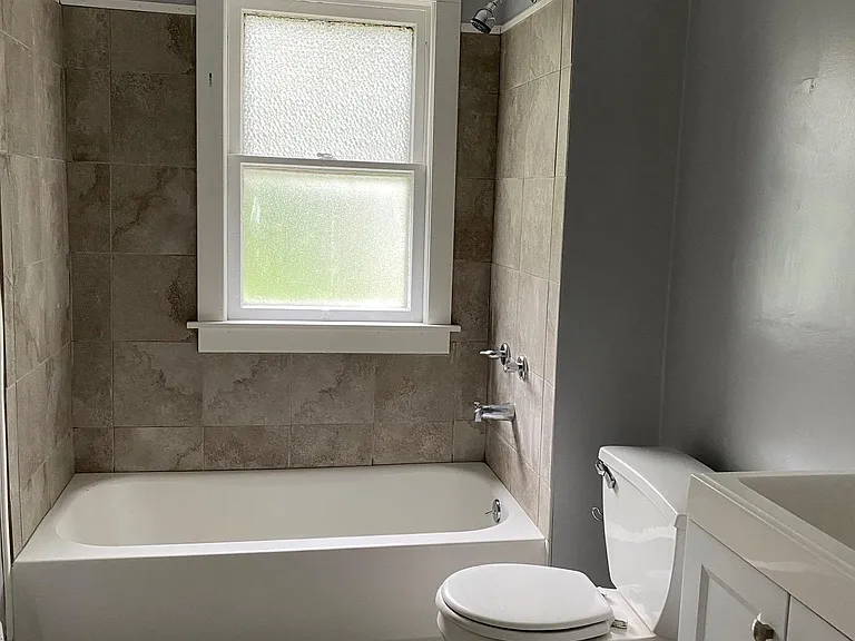 3250 Clarendon Rd #5 — Photo 7
